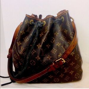 LOUIS VUITTON Monogram Petit Noe